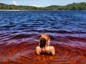 Pantai Unik Apalagi Ini, Airnya Seperti Coca Cola Pantai Unik Apalagi Ini, Airnya Seperti Coca Cola