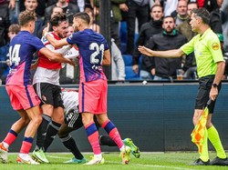 Feyenoord Vs Atletico Ricuh: Carrasco Dikartumerah, Simeone Masuk Lapangan