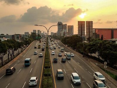 Jelang Pengumuman PPKM Level 4, Tol JORR Terpantau Lancar