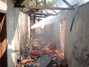 Rumah Seorang Lansia di Trenggalek Terbakar untuk Ketiga Kalinya