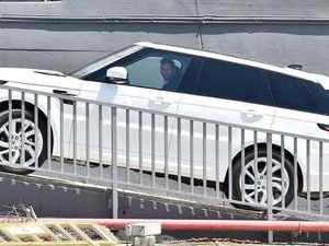 Viral Tengokan Terakhir Messi ke Rumahnya di Camp Nou Viral Tengokan Terakhir Messi ke Rumahnya di Camp Nou