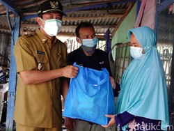 Ratusan Warga Ngawi Dapat Sembako di Malam Suro