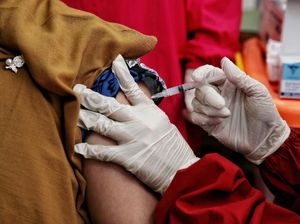 Polisi Panggil Klinik di Tangsel yang Vaksin Warga DKI Pakai NIK Orang Lain Polisi Panggil Klinik di Tangsel yang Vaksin Warga DKI Pakai NIK Orang Lain