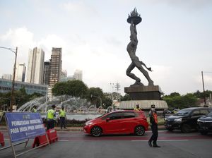 PPKM Terus Menerus Diperpanjang, Ekonom Buka Suara