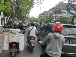 Perpanjangan PPKM Level 4 Masih Teka-teki, Warga Bosan Terobos Kemacetan