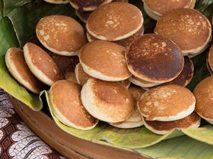 Resep Apem Jawa Khas Bulan Suro yang Empuk dan Harum Resep Apem Jawa Khas Bulan Suro yang Empuk dan Harum