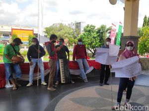 Curhat karena Menganggur 2 Tahun, Komunitas Seniman Ditolak Masuk Kantor Bupati Curhat karena Menganggur 2 Tahun, Komunitas Seniman Ditolak Masuk Kantor Bupati