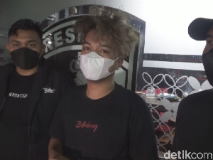 Seorang Selebgram Turut Ditangkap di Arena Tarung Bebas Makassar Seorang Selebgram Turut Ditangkap di Arena Tarung Bebas Makassar