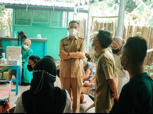 Kabar Baik, 90% Pelaku Pariwisata di NTB Sudah Divaksin Kabar Baik, 90% Pelaku Pariwisata di NTB Sudah Divaksin