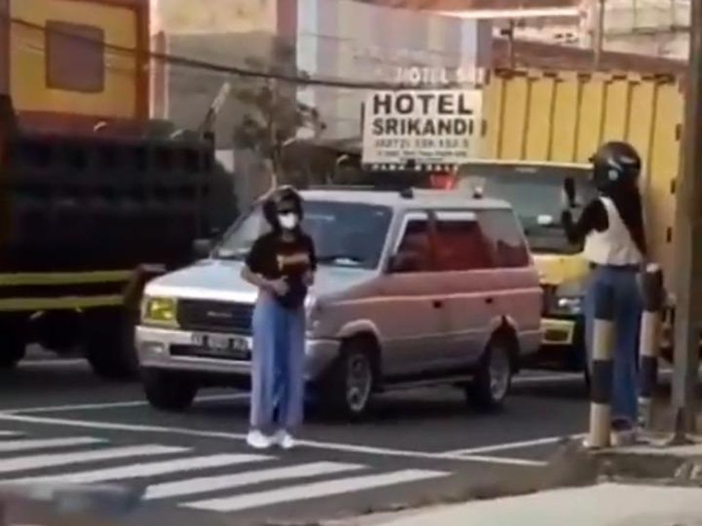 2 Cewek ABG Joget Ala TikTok di Zebra Cross Klaten Diamankan Polisi