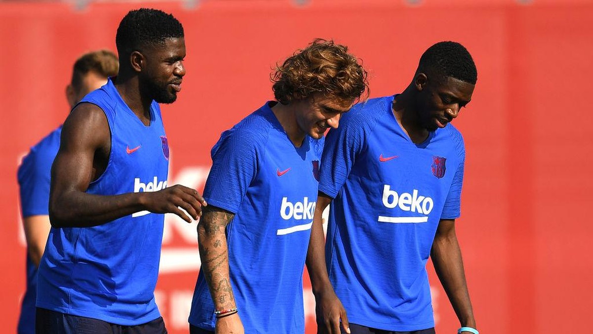 Ousmane Dembele dan Antoine Griezmann jadi bintang kesulitan finansial Barcelona (Getty Images/David Ramos)