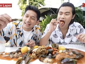 Bikin Laper! Ibnu Jamil dan Mike Ethan Mukbang Seafood Seember Bikin Laper! Ibnu Jamil dan Mike Ethan Mukbang Seafood Seember