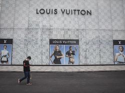 Viral Baju Dinas Louis Vuitton Bikin Geram Netizen +62