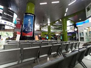 Hari Pertama Perpanjangan PPKM, Stasiun Gambir Sepi