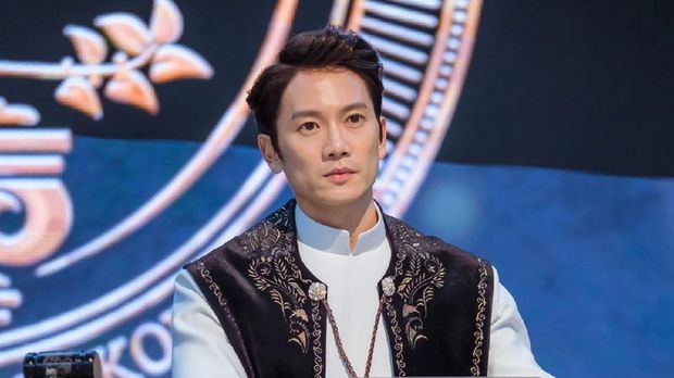 Ji Sung dalam drama The Devil Judgedok. tvN via Hancinema