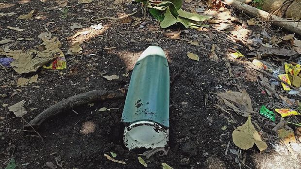 komponen pesawat jatuh di ngawi