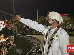 Aksi Klenik Malam Satu Suro, Pria Ini Doakan Pandemi Lekas Berakhir