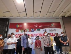 Kunjungi Mal Kota Kasablanka, Menkes-Mendag-Wagub DKI Cek Penerapan Prokes
