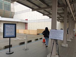 Uji Coba Dibuka, Pengunjung Mal Taman Anggrek Harus Tunjukan Bukti Vaksin