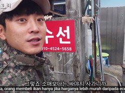 Muda dan Tampan, Penjual Ikan di Korea Ini Jadi Langganan Ibu-ibu!