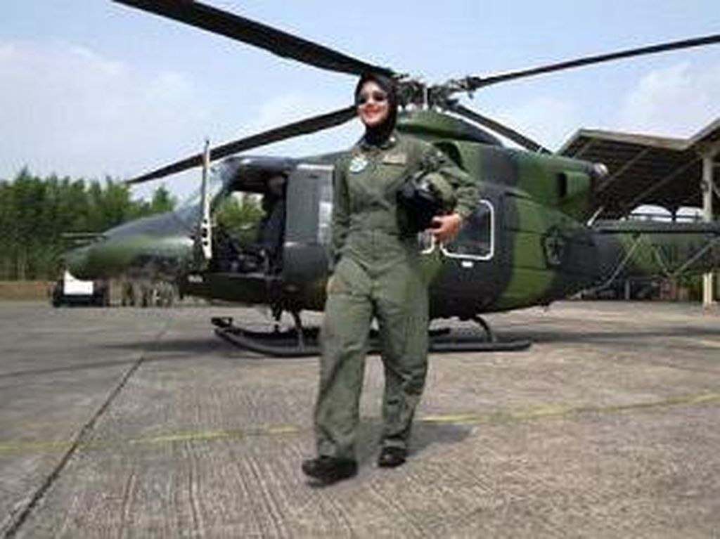 Putri Penjual Jagung Bakar Ini Sukses Jadi Pilot Wanita Pertama TNI AD