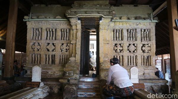 Tradisi Lepas Luwur Makam Sunan Kudus