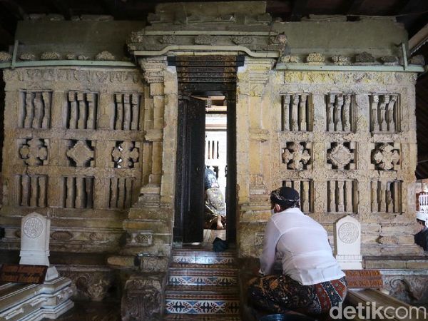 Tradisi Lepas Luwur Makam Sunan Kudus