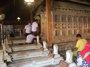 Melihat Tradisi Lepas Luwur Makam Sunan Kudus di Tengah PPKM Melihat Tradisi Lepas Luwur Makam Sunan Kudus di Tengah PPKM