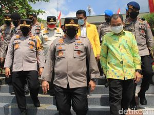 Wakapolri Minta Mahasiswa Riau Edukasi Warga Tangkal Hoax Corona-Vaksin Wakapolri Minta Mahasiswa Riau Edukasi Warga Tangkal Hoax Corona-Vaksin