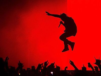Potret Kanye West yang Tak Kunjung Rilis DONDA