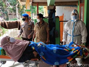 Evakuasi Pasien Corona ke Lokasi Isoman di Garut