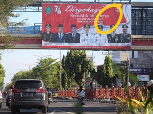 Heboh Salah Cetak Banner HUT Ke-76 RI di Sidoarjo Heboh Salah Cetak Banner HUT Ke-76 RI di Sidoarjo