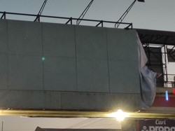 Banner HUT Ke-76 RI yang Salah Cetak Terpasang di JPO Sidoarjo Diturunkan