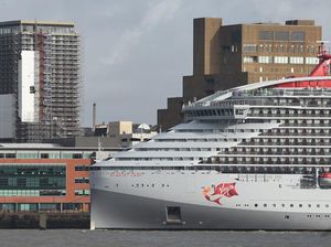 Isi Kapal Pesiar 18+, Cinta Terlarang Wanita dan Simpanse