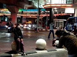 Jembatan CSW yang Dipamerkan Anies Belum Buka, Kini Jadi Spot Foto Warga