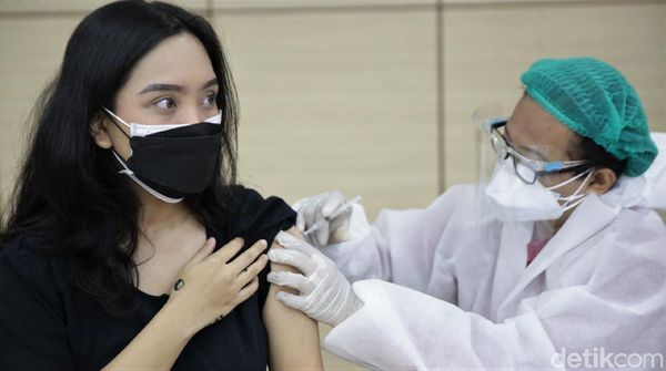 Libur Tahun Baru Islam, Warga Ramai-ramai Vaksin COVID-19