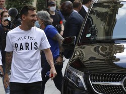 Messi Injakkan Kaki di Paris: Naik MPV Mewah, Dikawal Voorijder, Dijaga Pasukan Bermotor