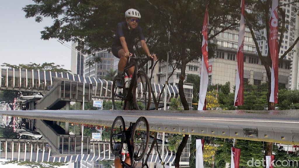 Warga Jakarta Manfaatkan Libur Nasional untuk Berolahraga Warga Jakarta Manfaatkan Libur Nasional untuk Berolahraga