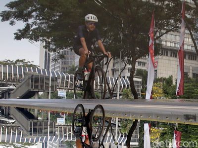 Warga Jakarta Manfaatkan Libur Nasional untuk Berolahraga
