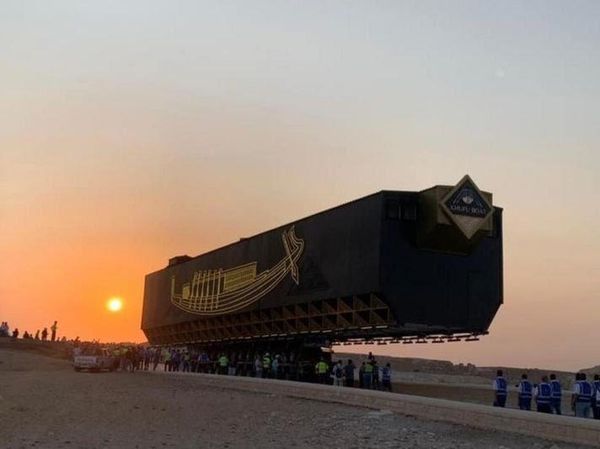 Melihat Pemindahan Kapal Matahari Firaun ke Museum Giza