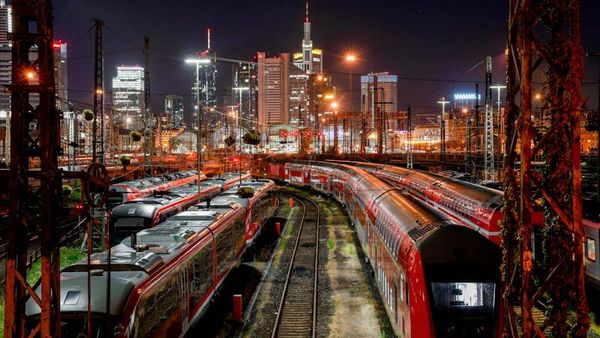 Pegawai Ramai-ramai Mogok Kerja, Kereta di Jerman Tak Beroperasi