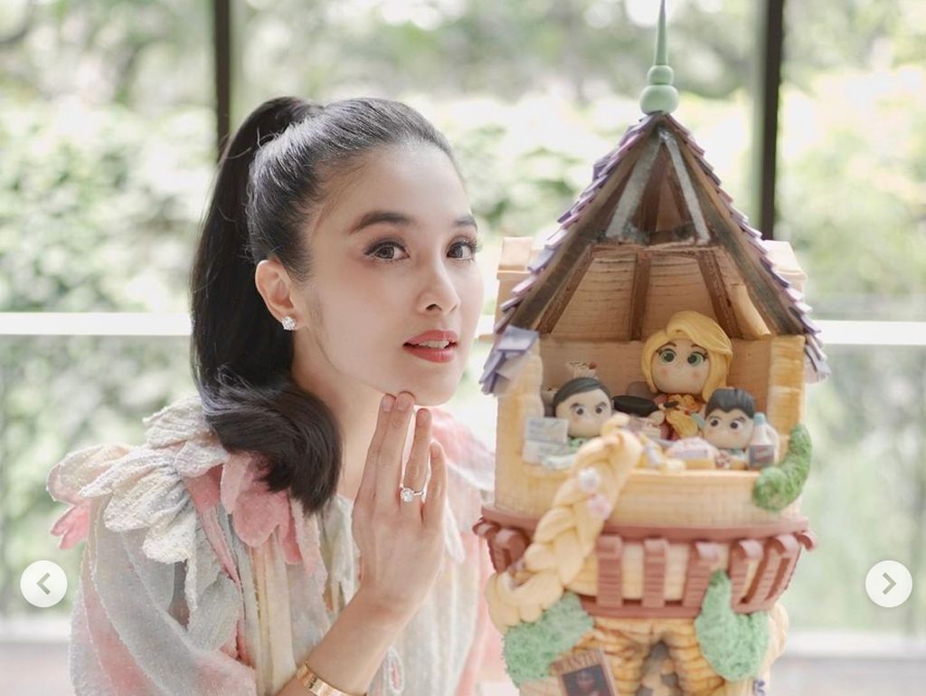 7 Momen Ultah Sandra Dewi ke-38, Kado Mewah Dari Suami Jadi Sorotan 7 Momen Ultah Sandra Dewi ke-38, Kado Mewah Dari Suami Jadi Sorotan
