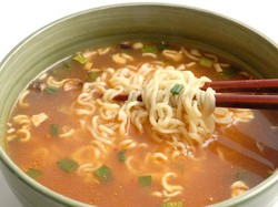 5 Fakta Kuah Mie Instan Tidak Mengandung Lilin