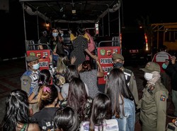 Jabar Hari Ini: 24 Pasangan Prostitusi Diamankan-Heboh Paket Isi Ular Berbisa