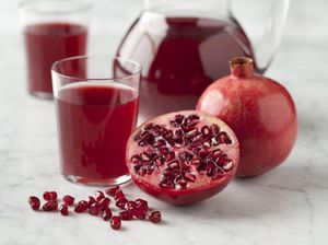 Delima Disebut Buah Surga dalam Al-Quran, Ini 5 Manfaat Jusnya