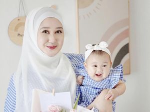 Intip 10 Inspirasi OOTD Dian Pelangi Bersama Anaknya, Rumi yang Bikin Gemas Intip 10 Inspirasi OOTD Dian Pelangi Bersama Anaknya, Rumi yang Bikin Gemas