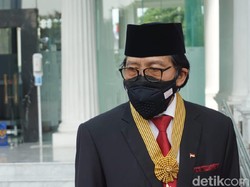 Dianugerahi Bintang Jasa, Ishadi: Ini Penghargaan untuk Dunia Televisi