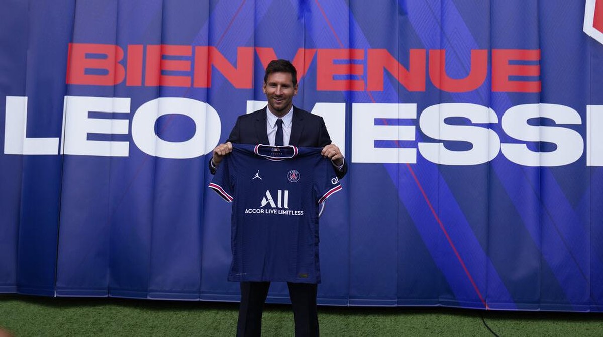 Lionel Messi gabung Paris Saint-Germain (Foto: AP/Francois Mori)