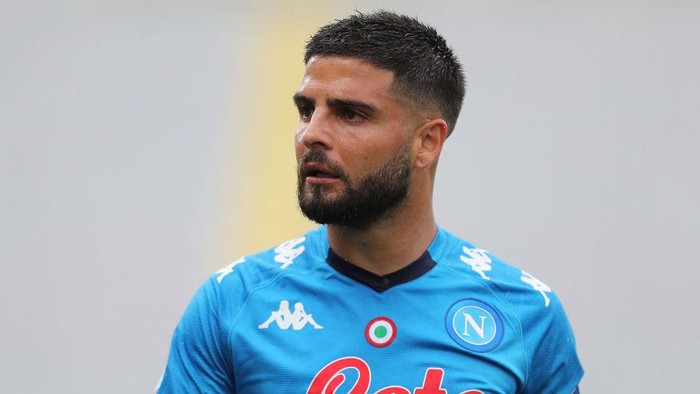 FLORENCE, ITALY - MAY 16: Lorenzo Insigne of SSC Napoli looks on during the Serie A match between ACF Fiorentina and SSC Napoli at Stadio Artemio Franchi on May 16, 2021 in Florence, Italy.  (Photo by Gabriele Maltinti/Getty Images)