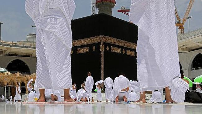 Menerka Nasib Tak Menentu Para Jamaah Umrah dan Haji Indonesia